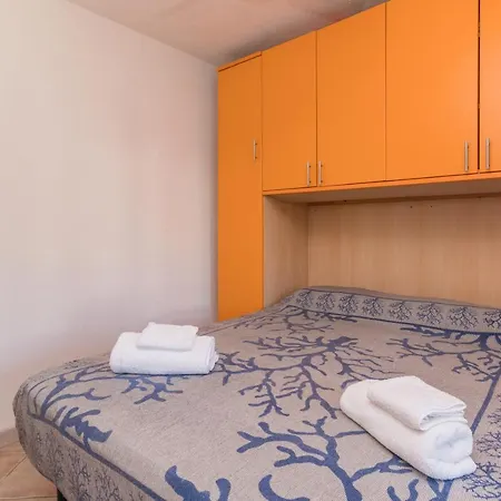 Apartment Casa Emozione With Shared Pool - Happy